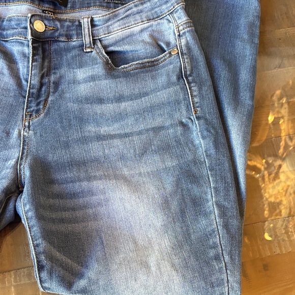 Judy Blue Relaxed Fit - Picture 3 of 12